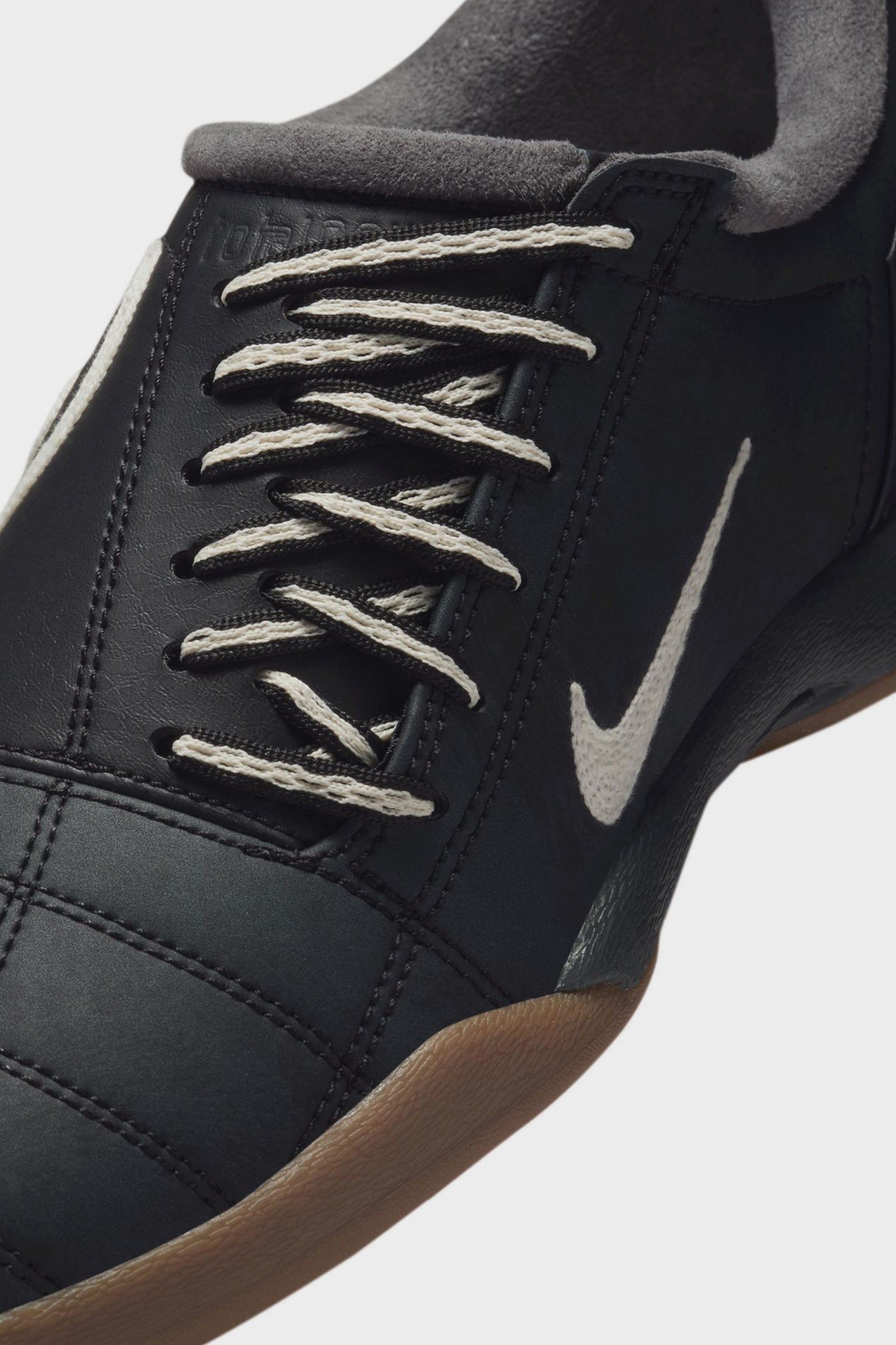 NIKE WMNS TOTAL 90