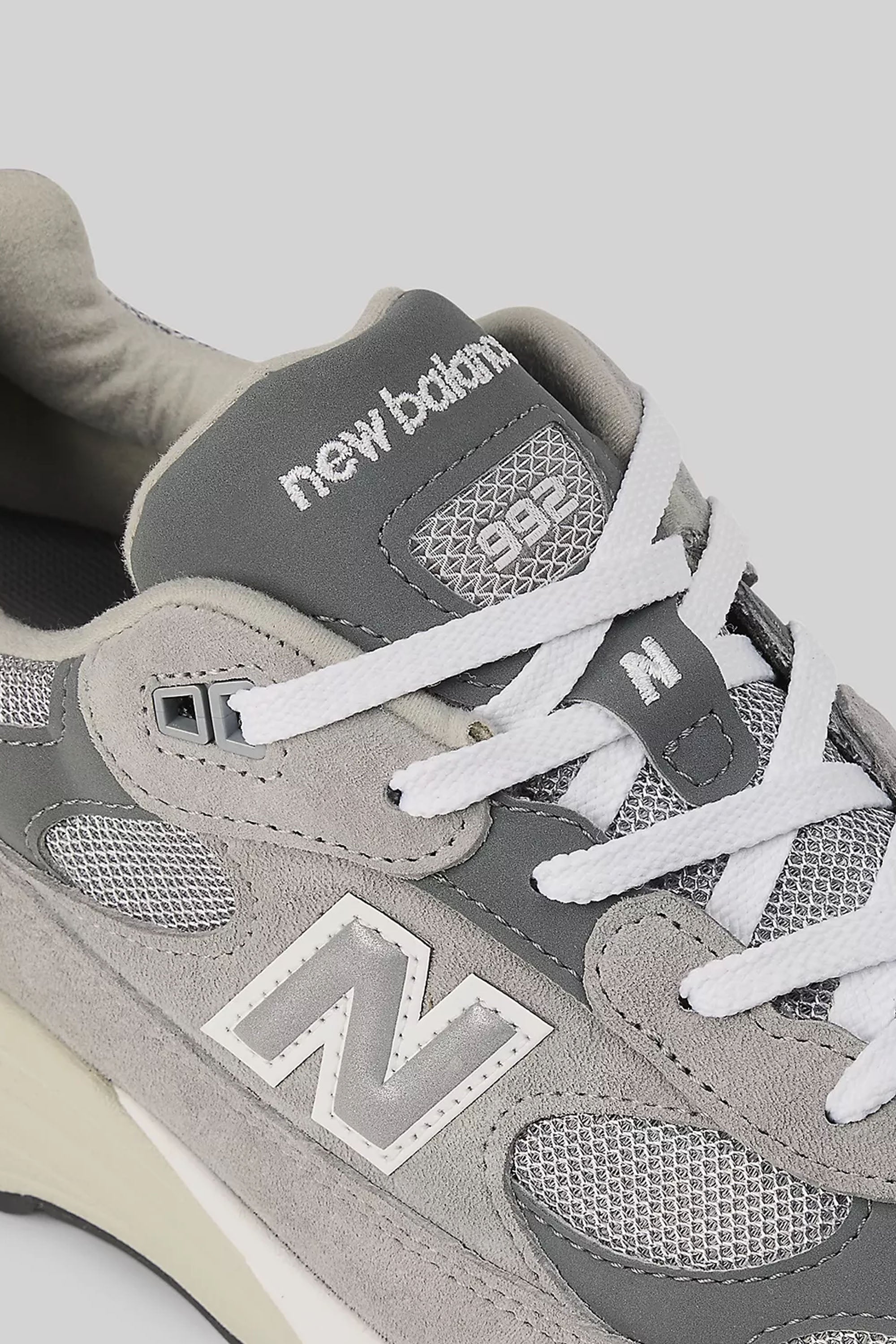 NEW BALANCE U992GY