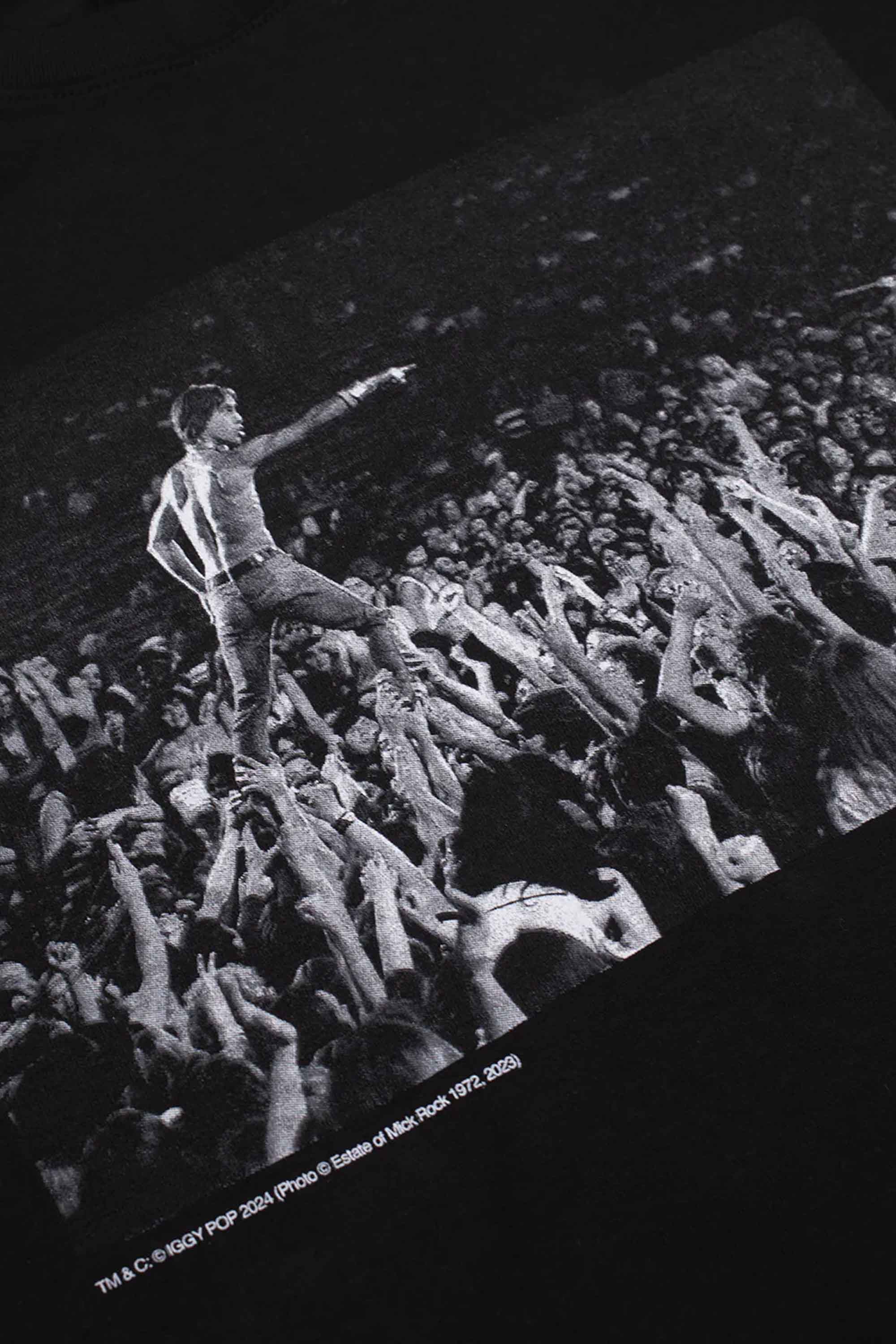 CROWD PHOTO TEE
