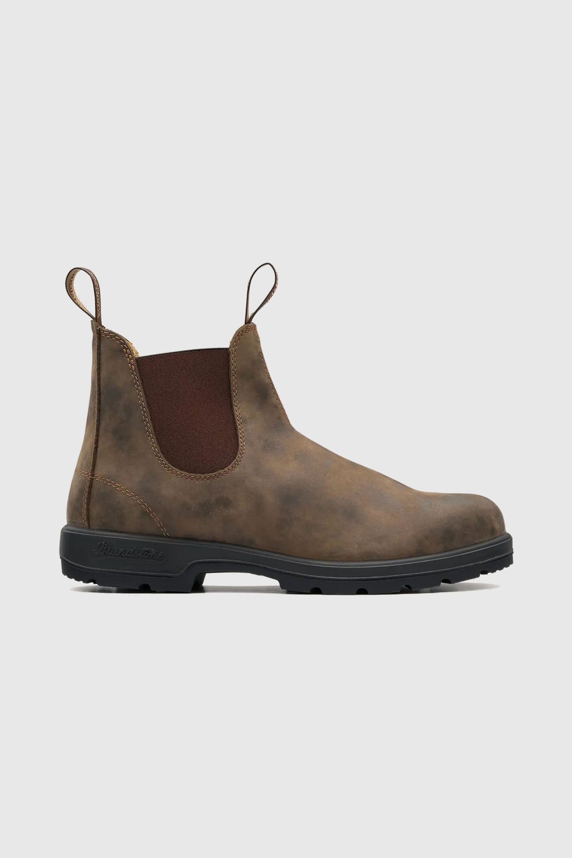 CLASSIC CHELSEA BOOTS