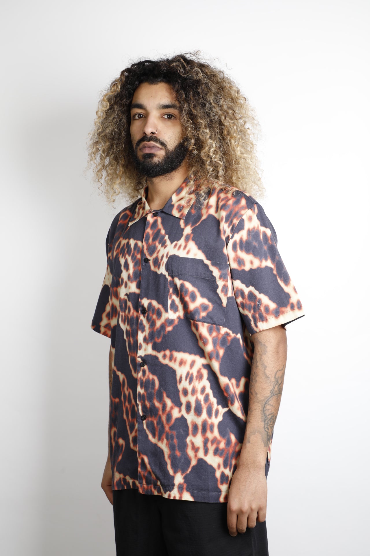 YAKEDO SHIRT SS AOP SATEEN