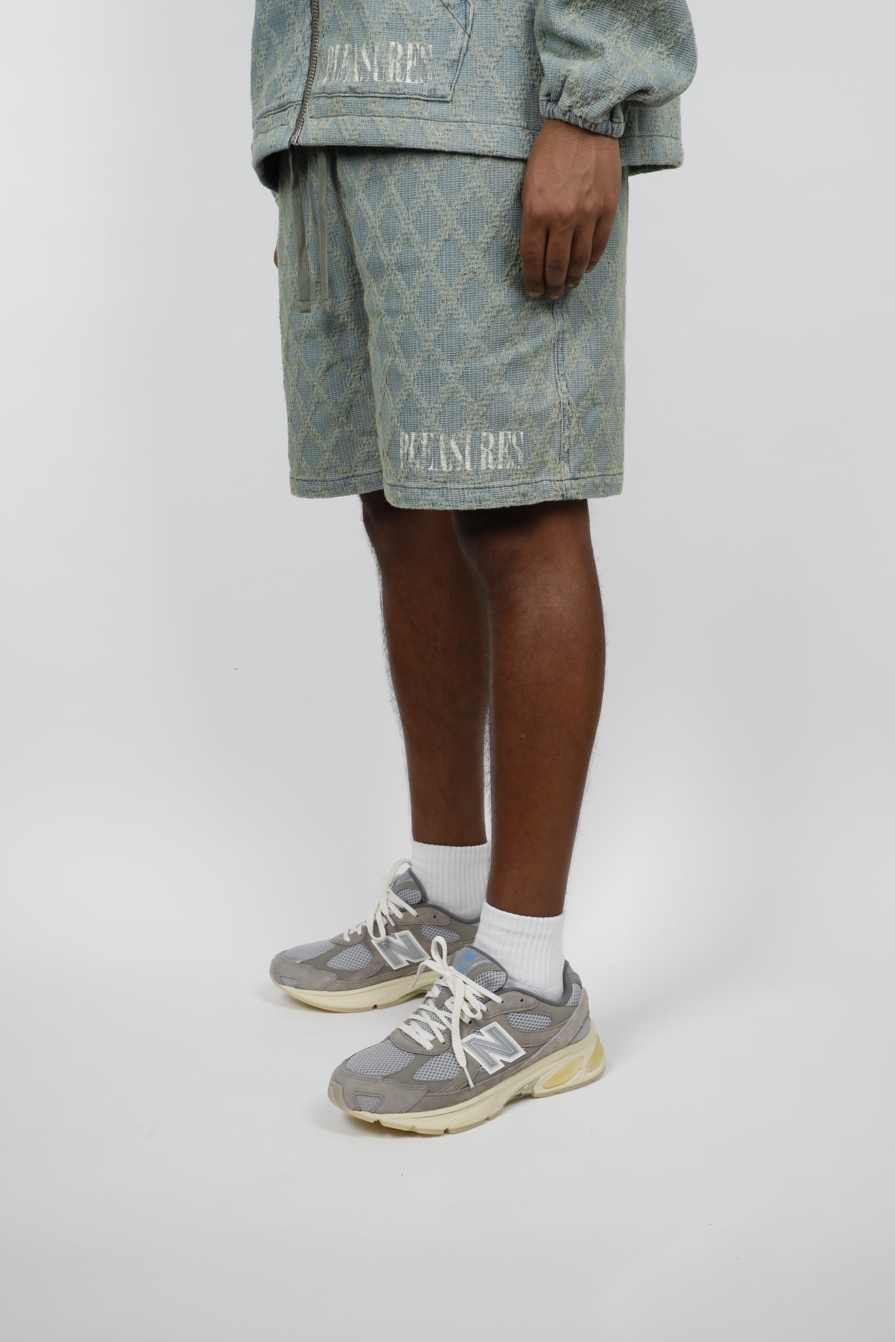 DIAMOND JACQUARD SHORT