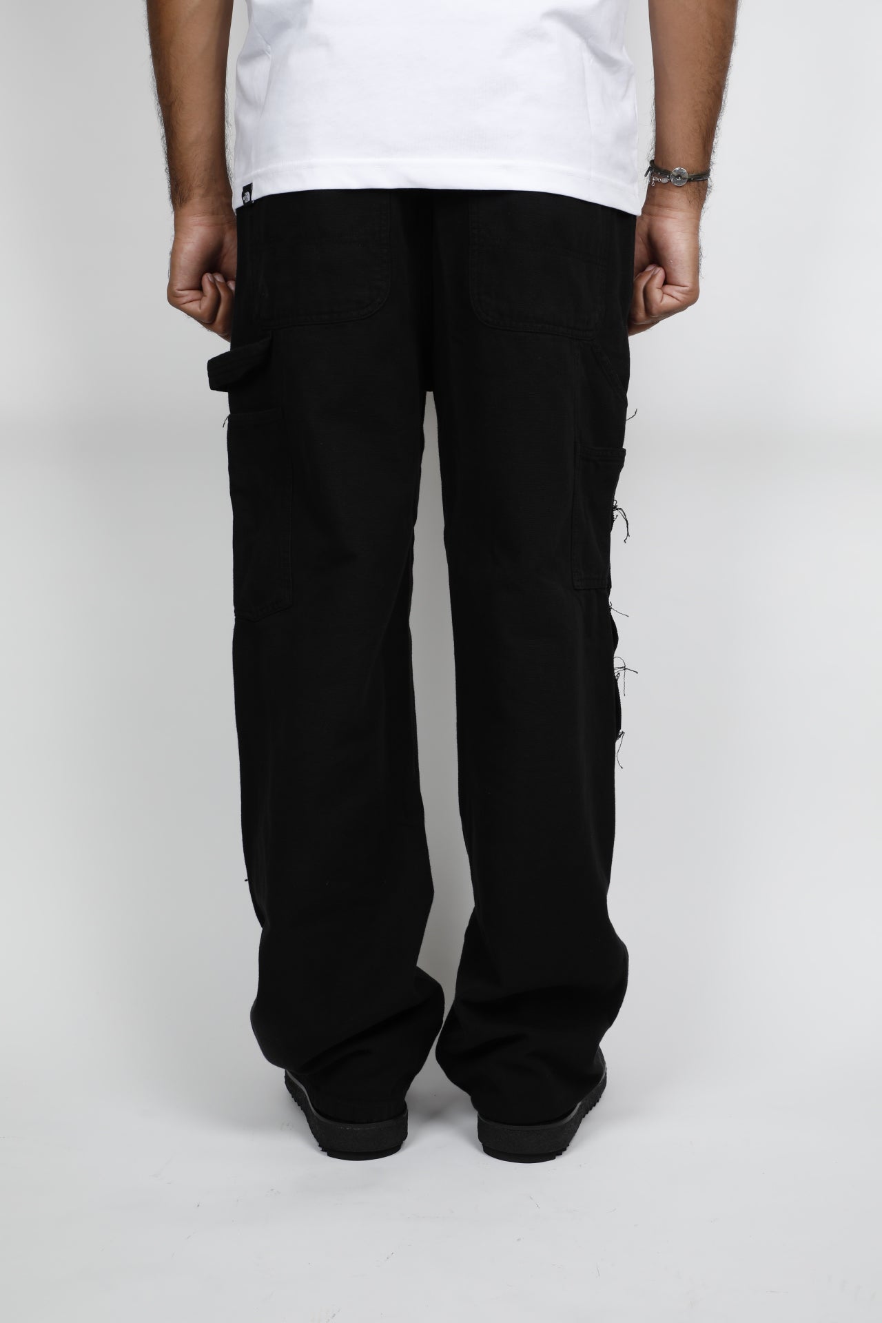 DISTRESSED DOUBLE KNEES