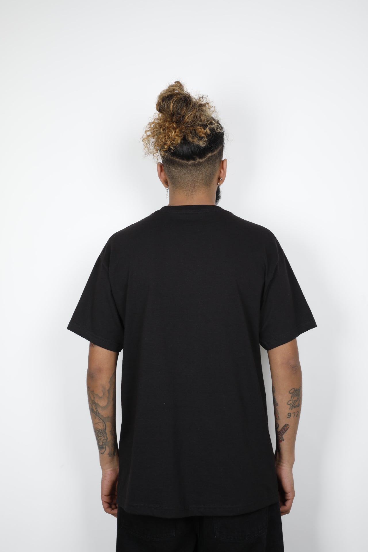 PLEASURES NOTIFY T-SHIRT