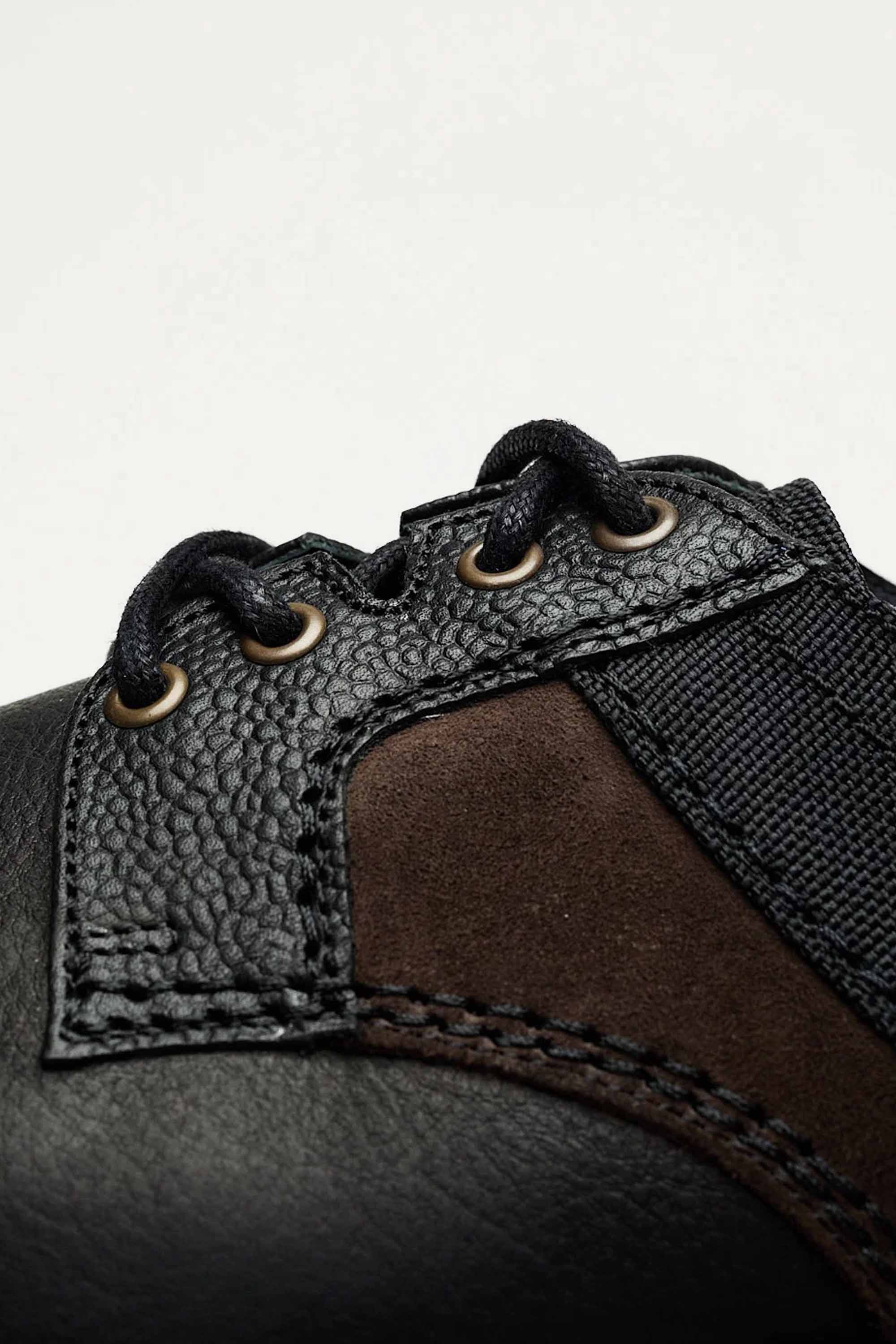 NICHOLAS DALEY 4 EYELET DERBY