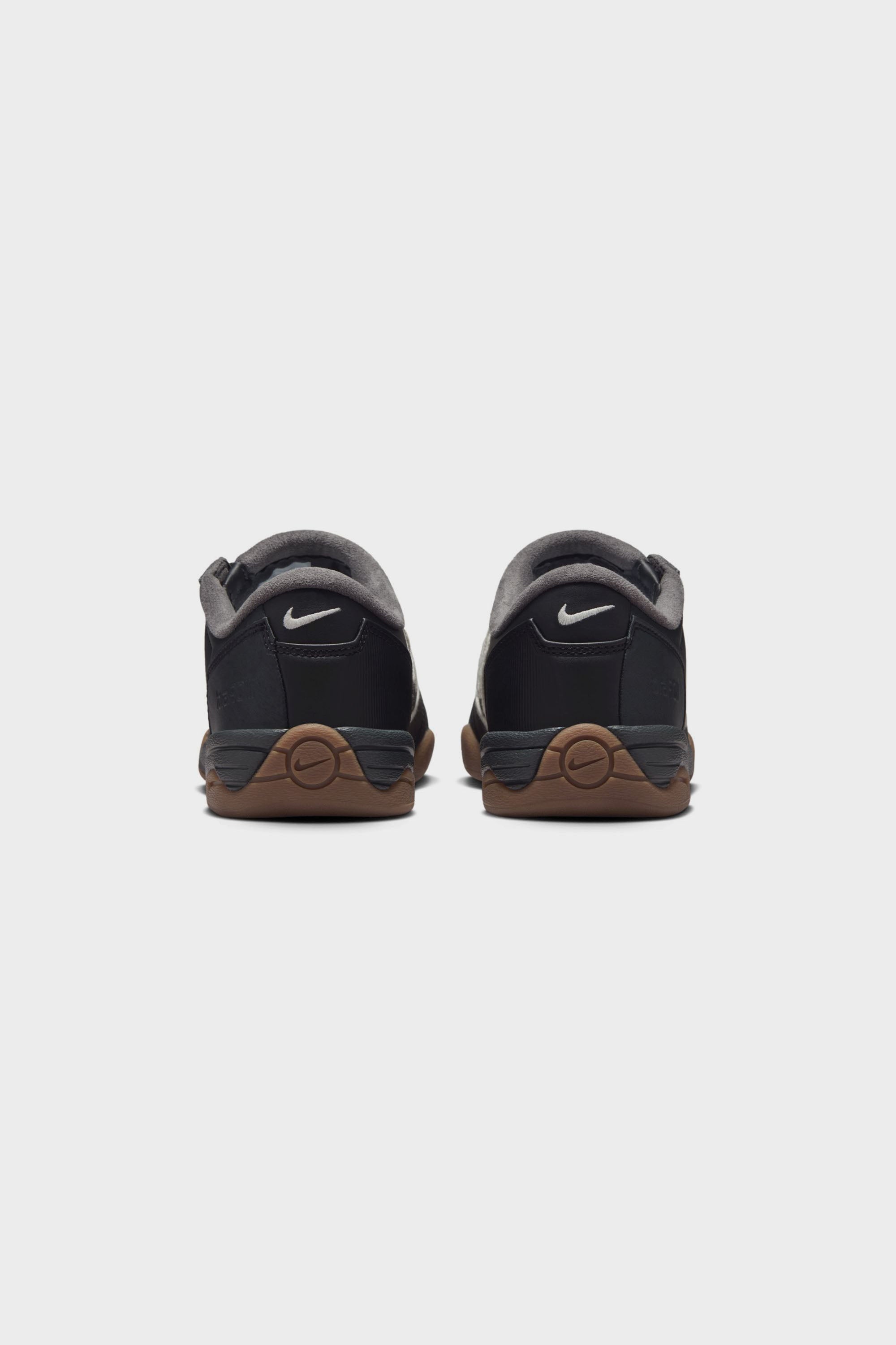 NIKE WMNS TOTAL 90
