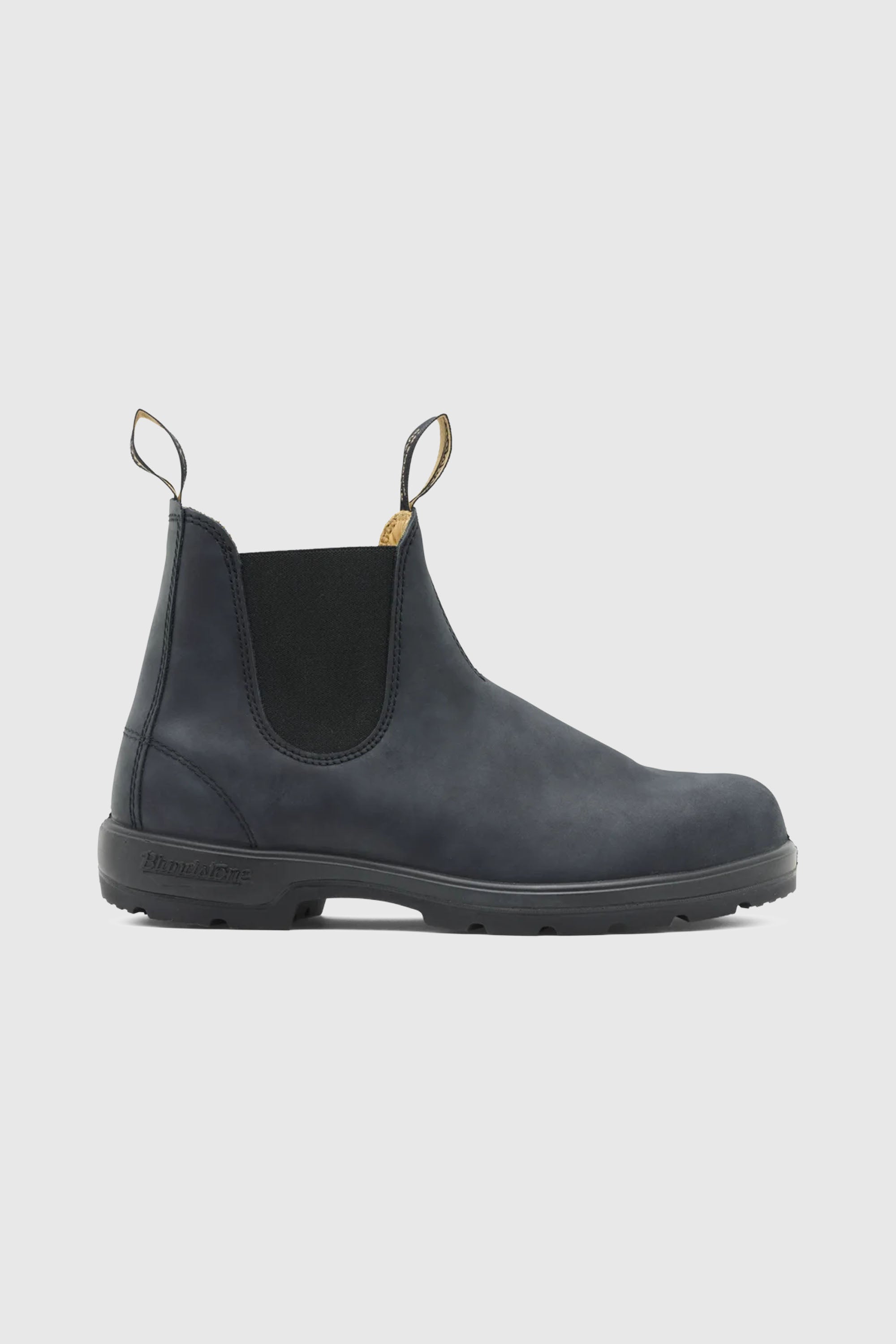 CLASSIC CHELSEA BOOTS