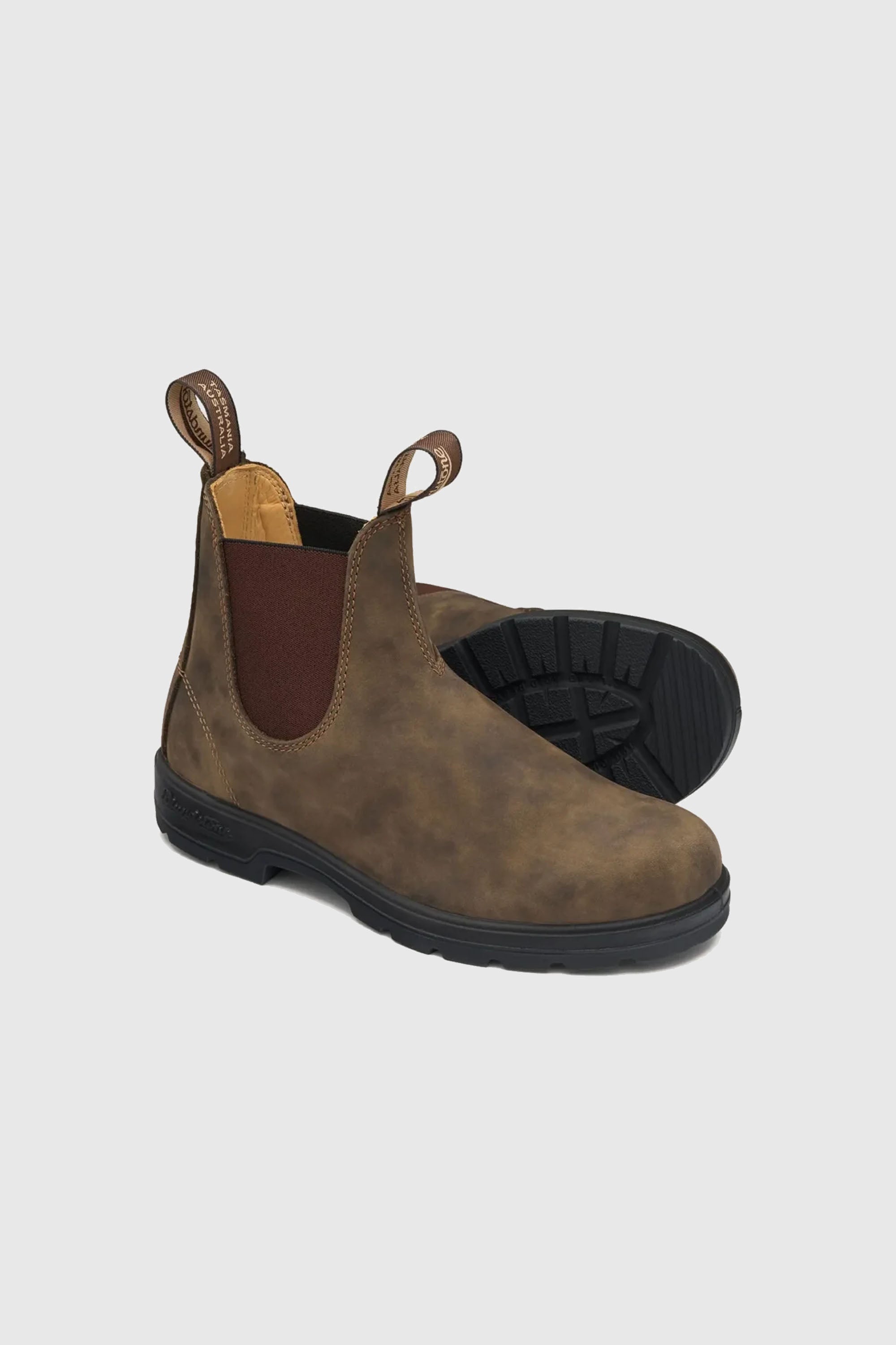 CLASSIC CHELSEA BOOTS