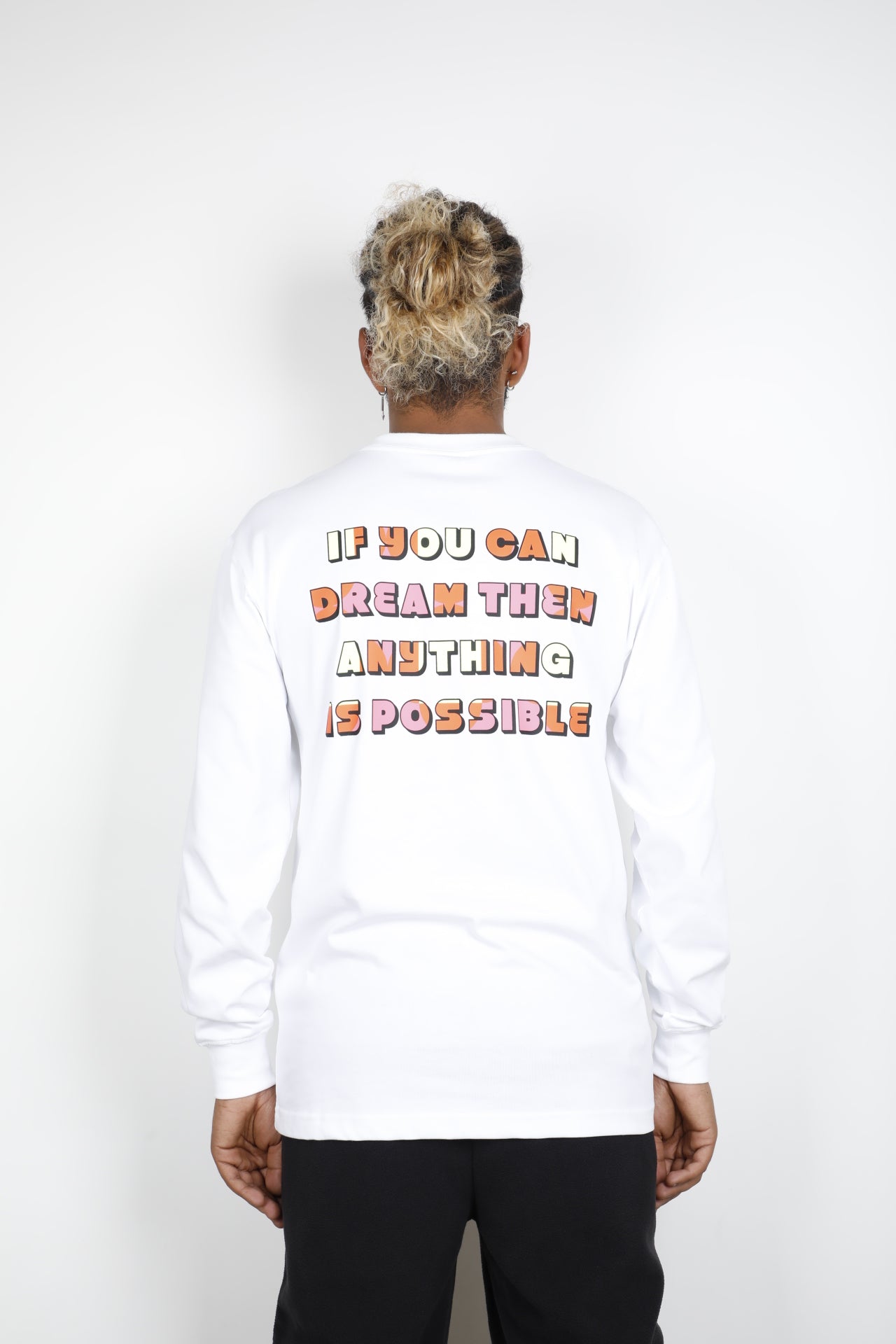 U TNF X YINKA ILORI GRAPHIC L/S TEE