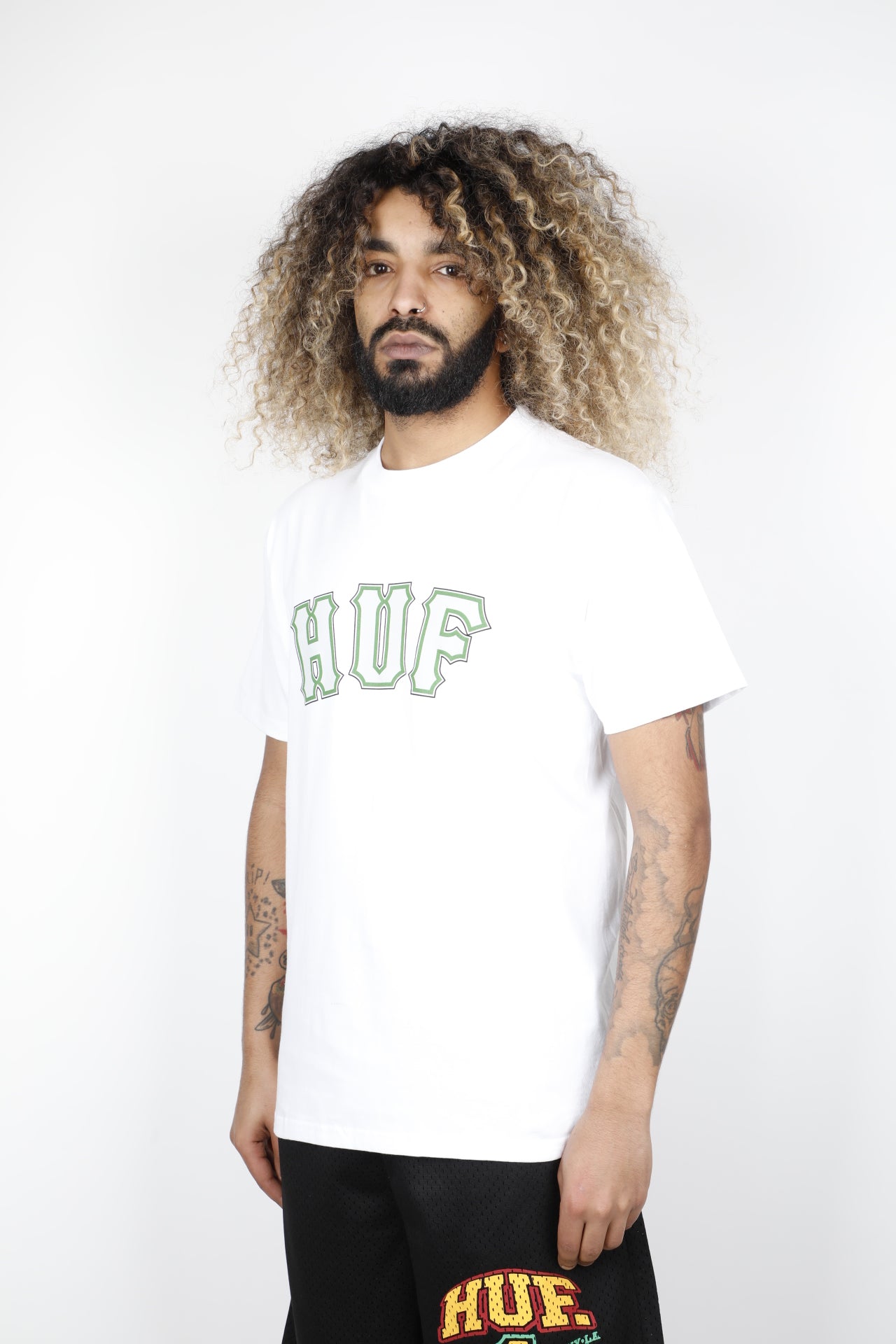 HUF GIANT T-SHIRT