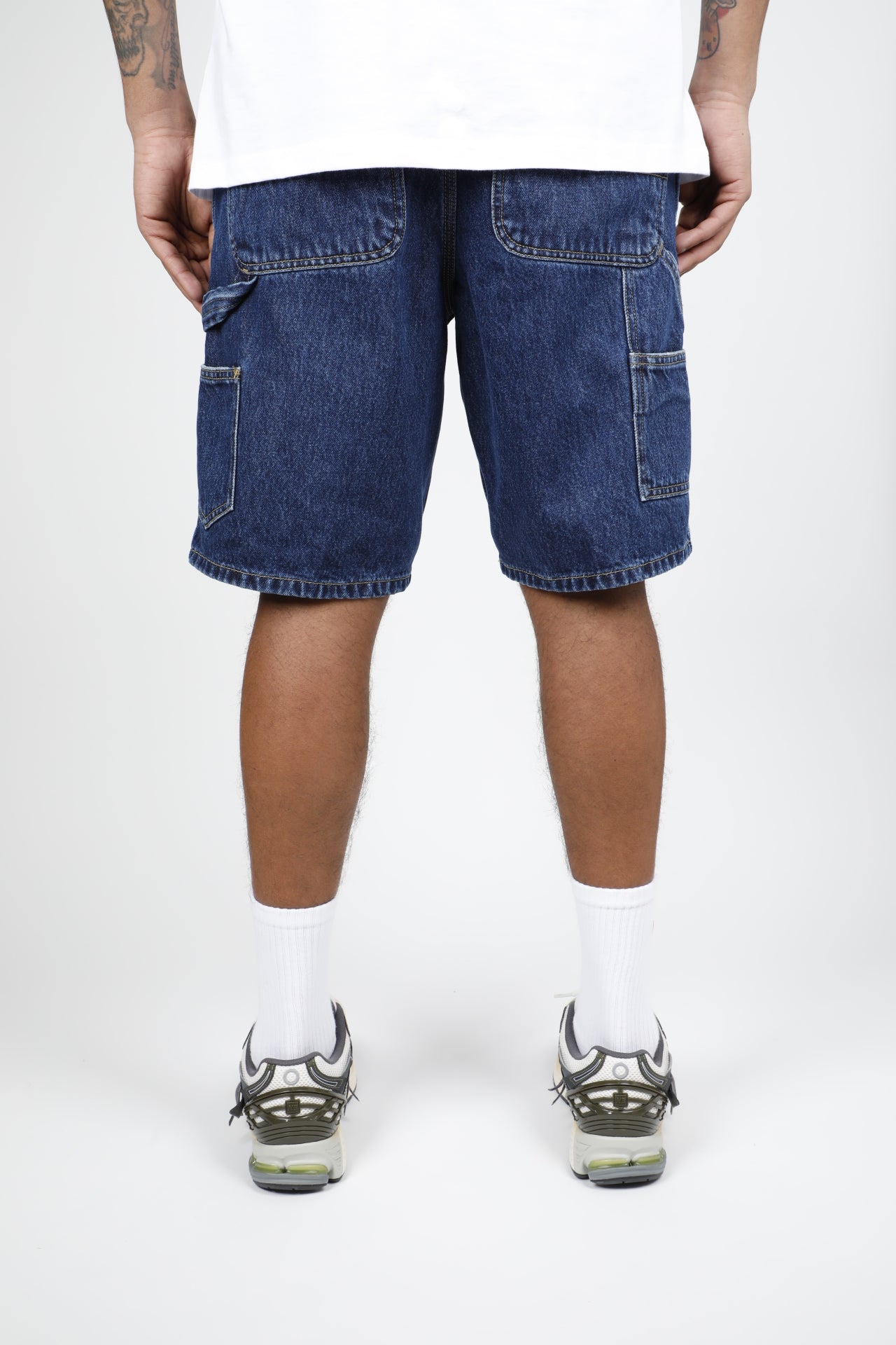 SINGLE KNEE SHORT