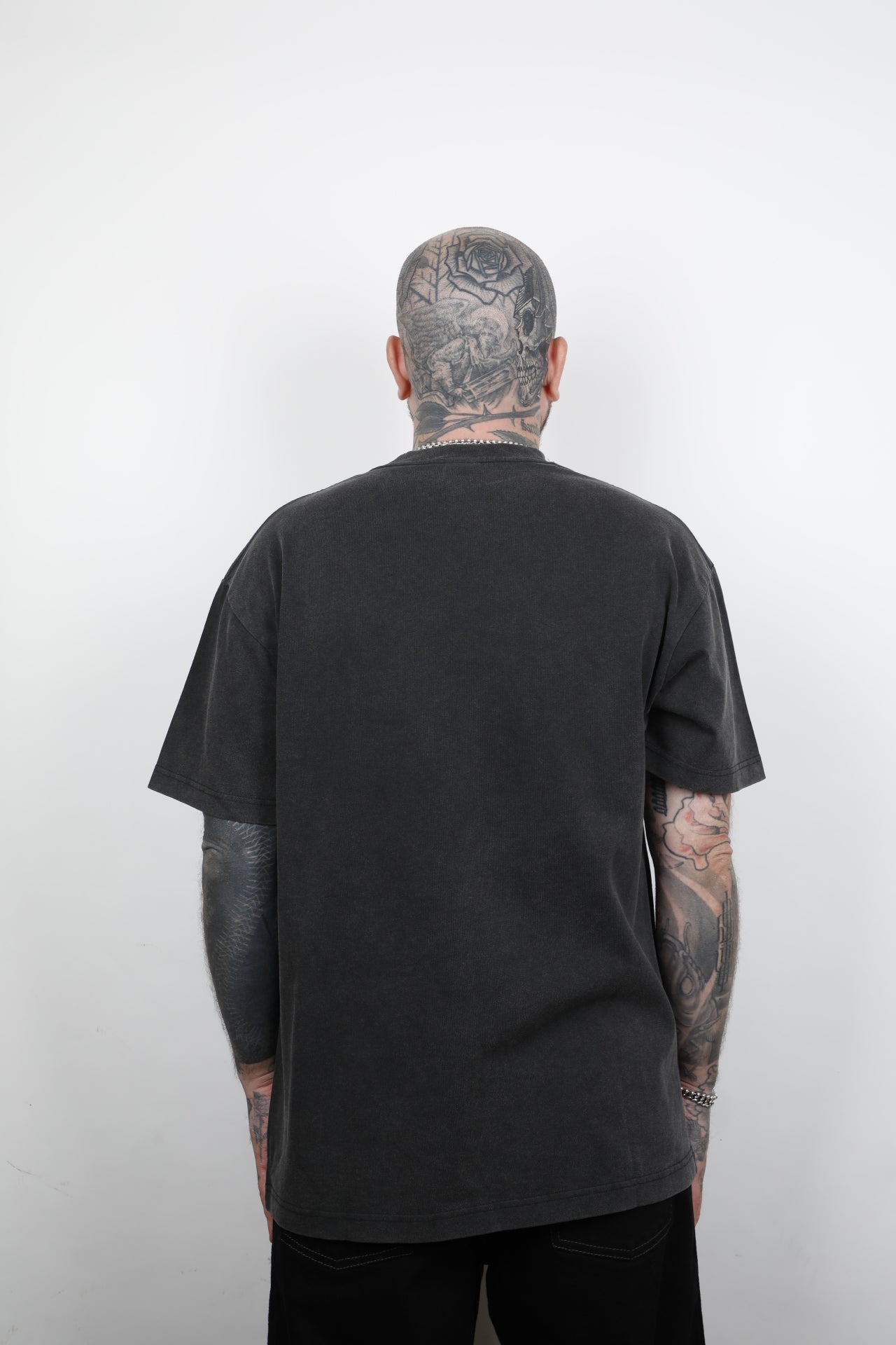 TEE METAL LOGO
