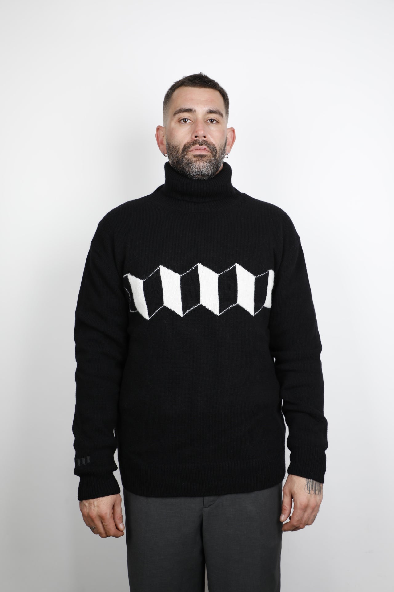 TURTLENECK FLAG LOGO