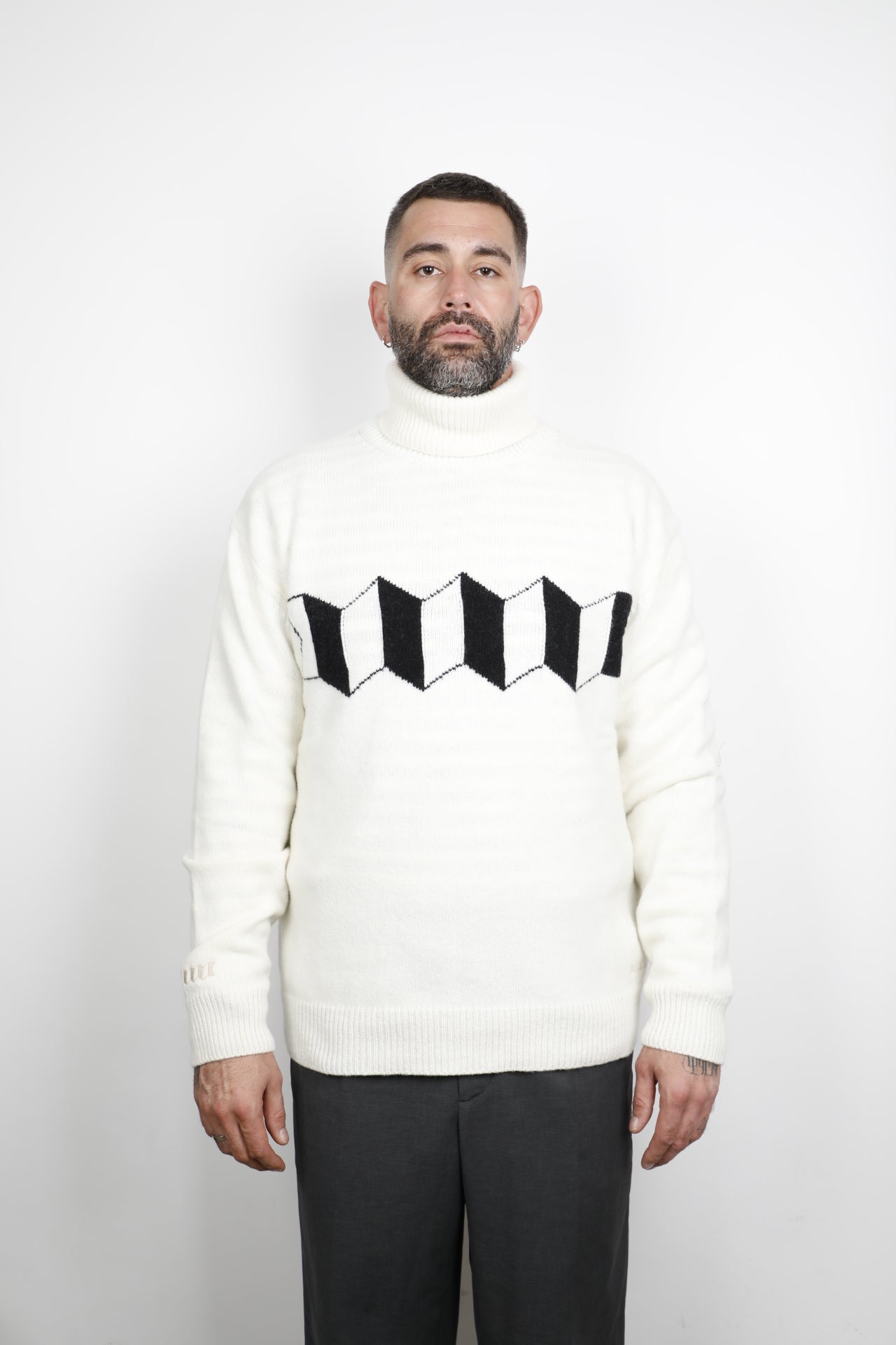 TURTLENECK FLAG LOGO