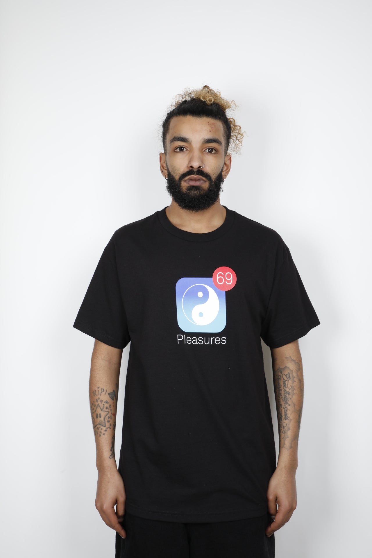 PLEASURES NOTIFY T-SHIRT