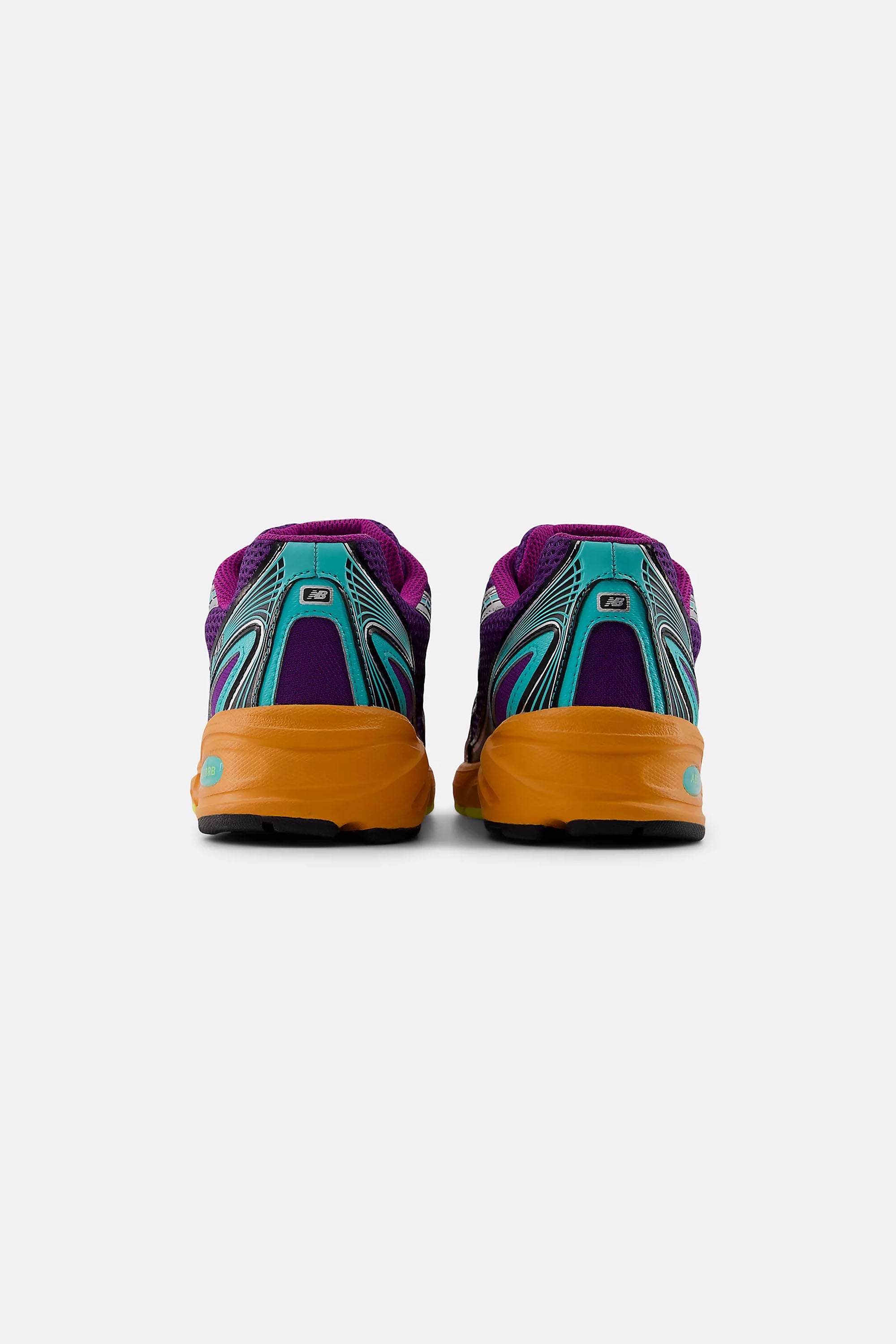 NEW BALANCE U740MC2