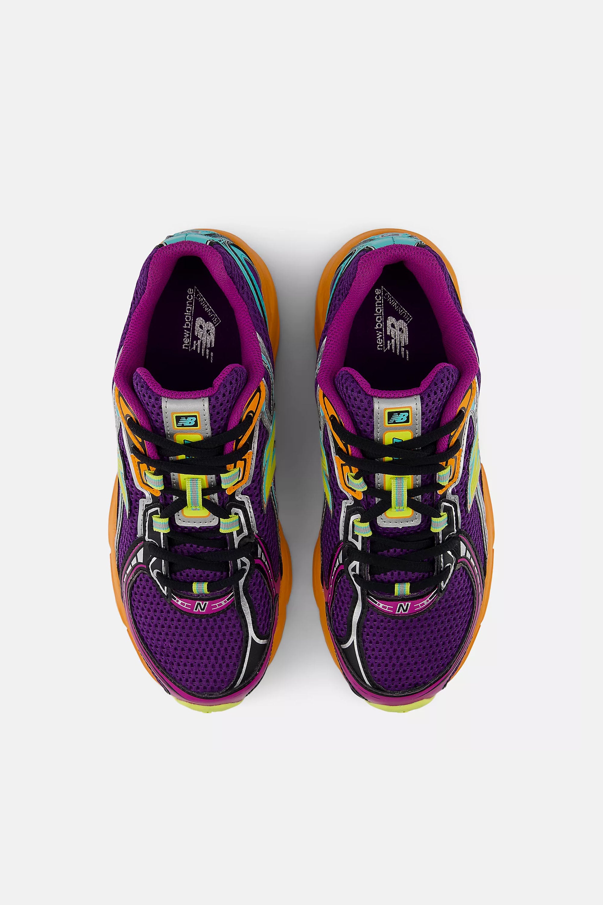 NEW BALANCE U740MC2