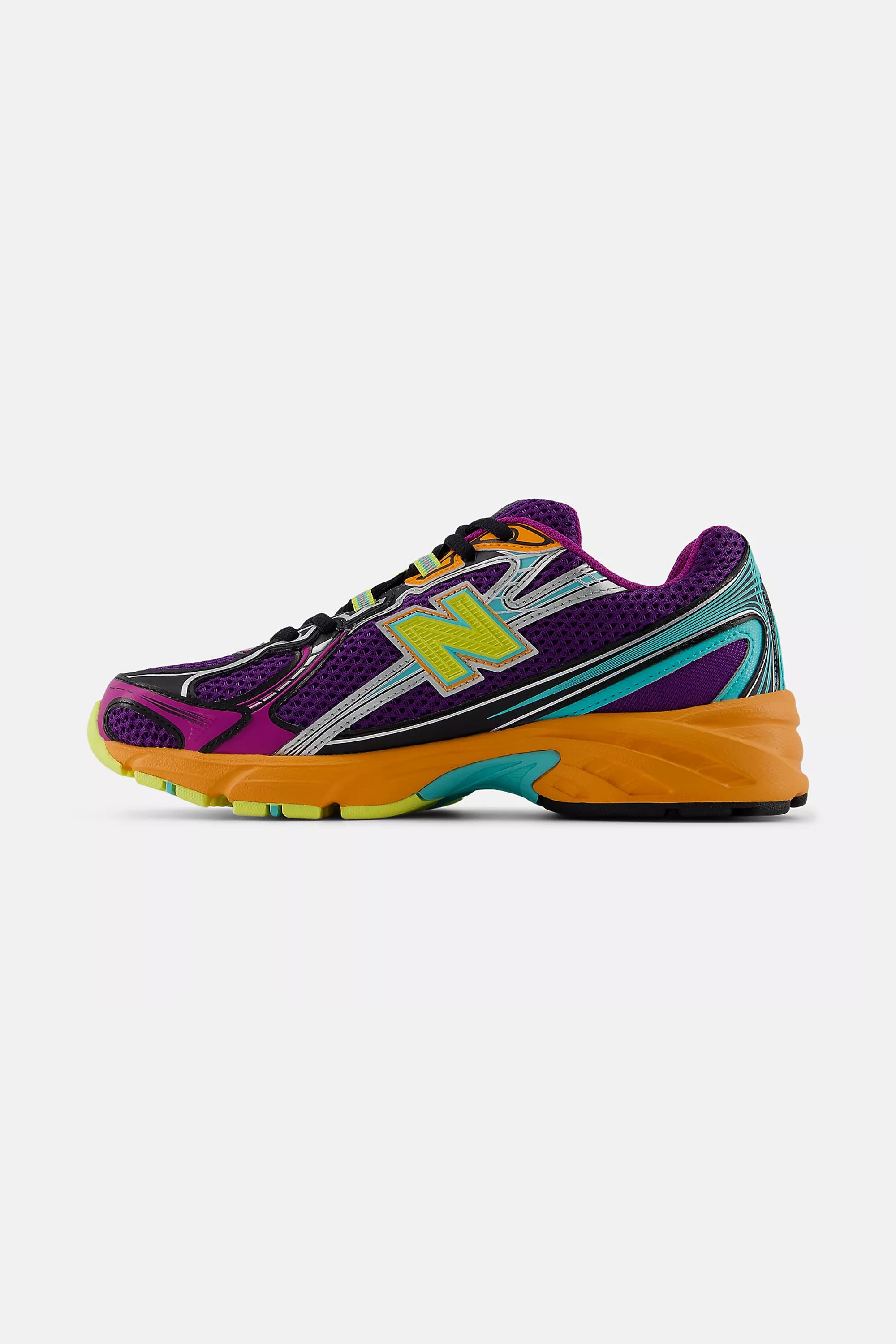 NEW BALANCE U740MC2