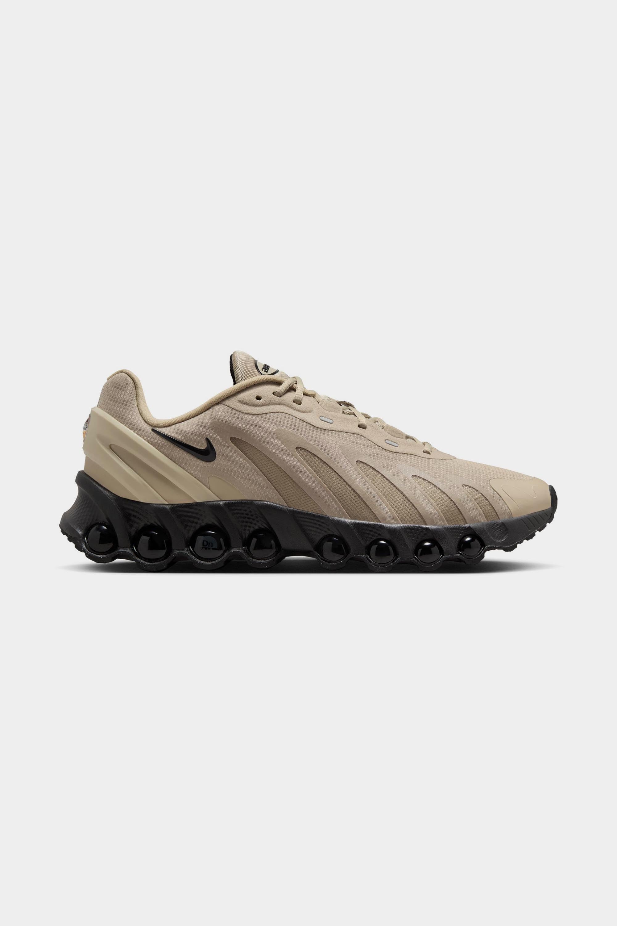 NIKE AIR MAX DN8