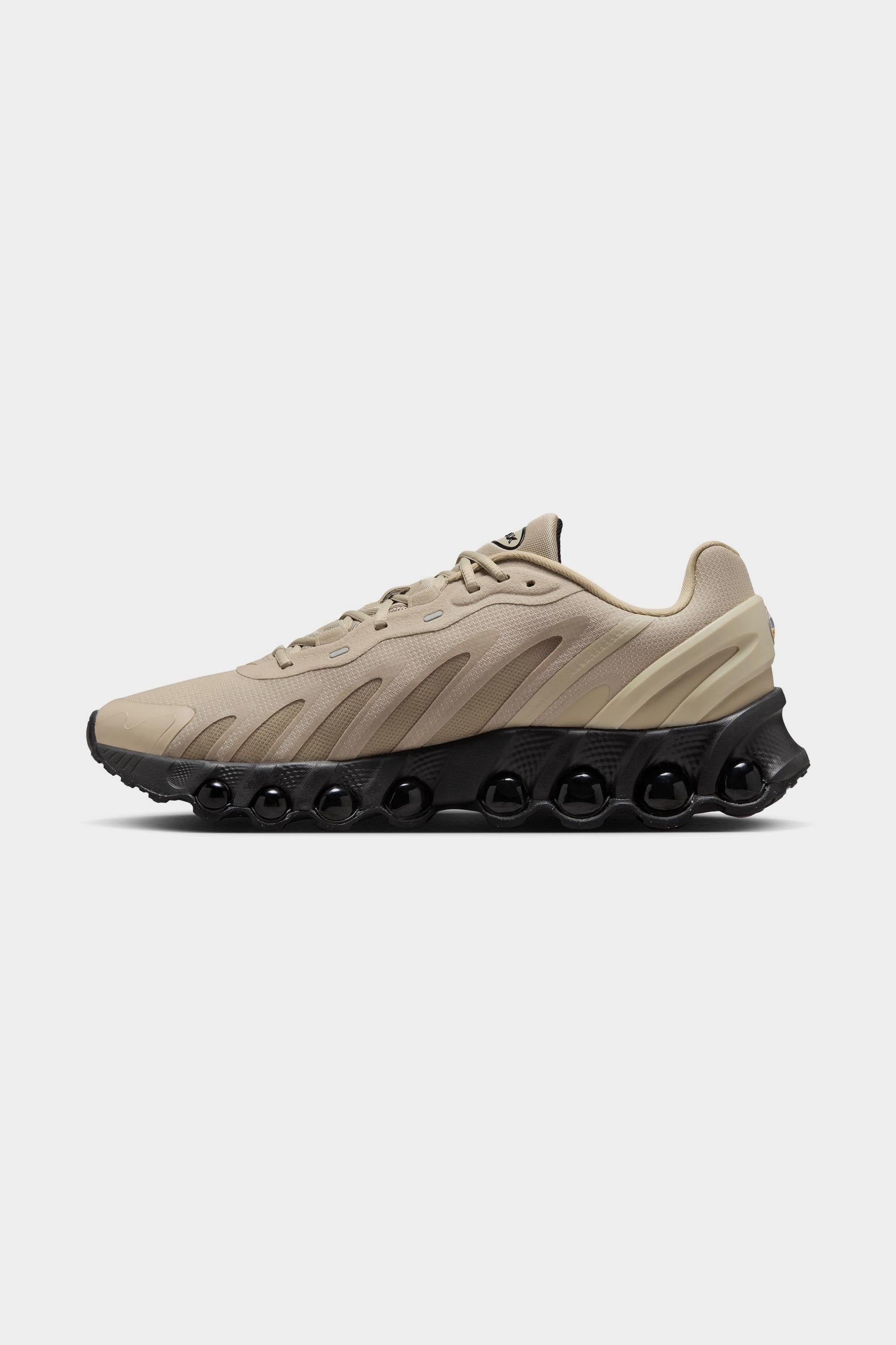 NIKE AIR MAX DN8