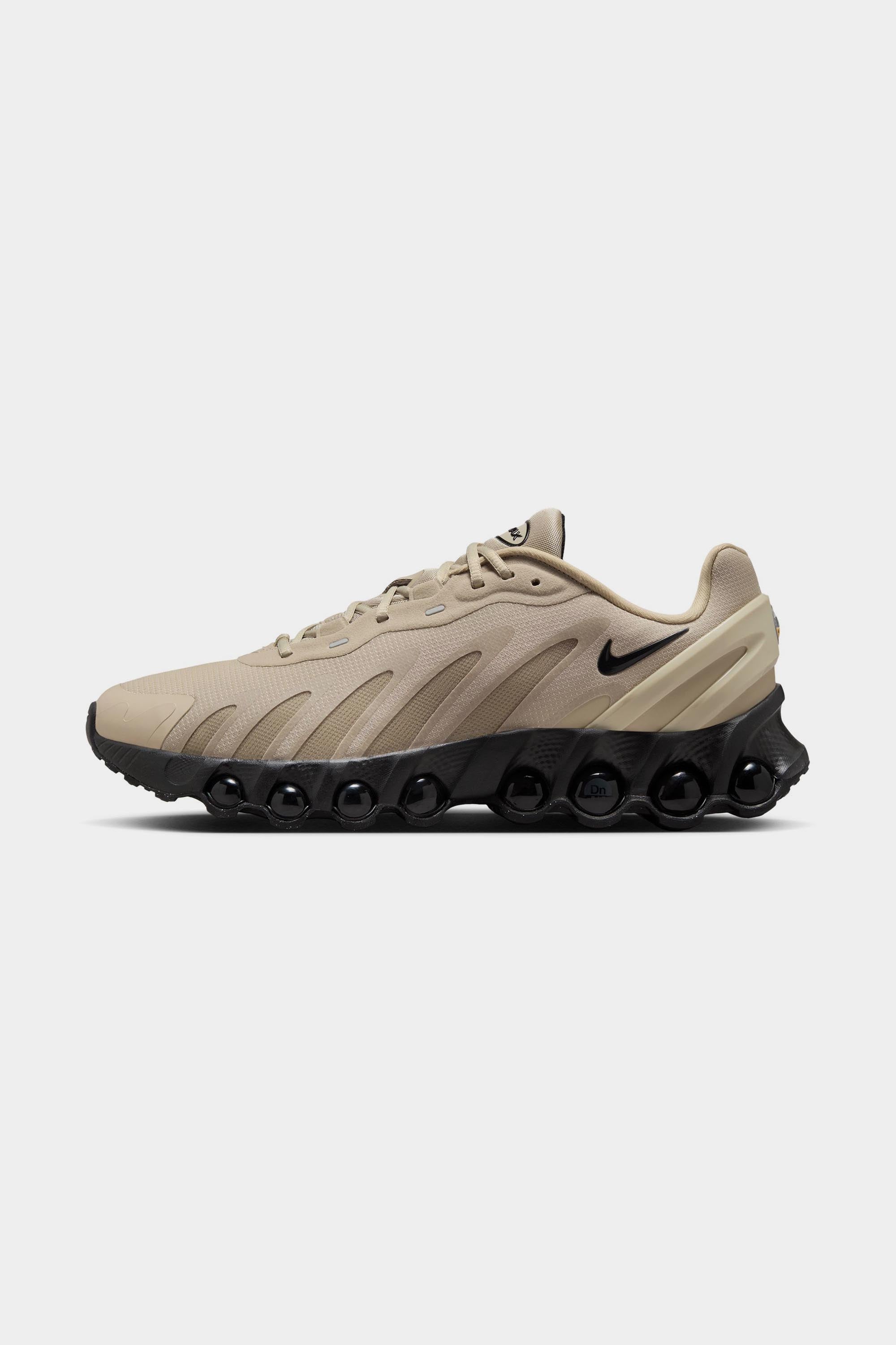 NIKE AIR MAX DN8