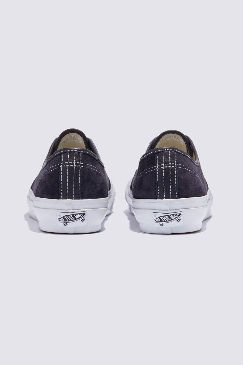 VANS LX Authentic 44 PIG SUEDE NINE IRON